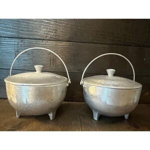 2x Vintage Cast Aluminum Service Ideas Inc. MPLS Minn. Country Kettles W/‎ Lids.
